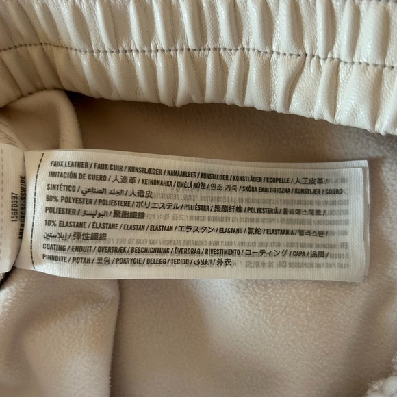 Abercrombie & Fitch | Women's Cream Faux Leather Pull On Cargo Jogger Pants sz M - Picture 10 of 13